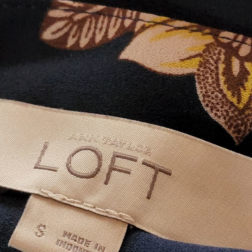 Women's Loft blouse navy floral long sleeve roll tab hi low hem tunic - Picture 7 of 7